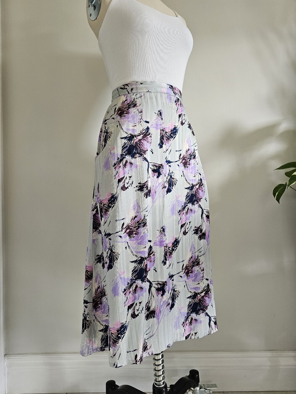 VINTAGE 100% silk grey and floral print midi length skirt
